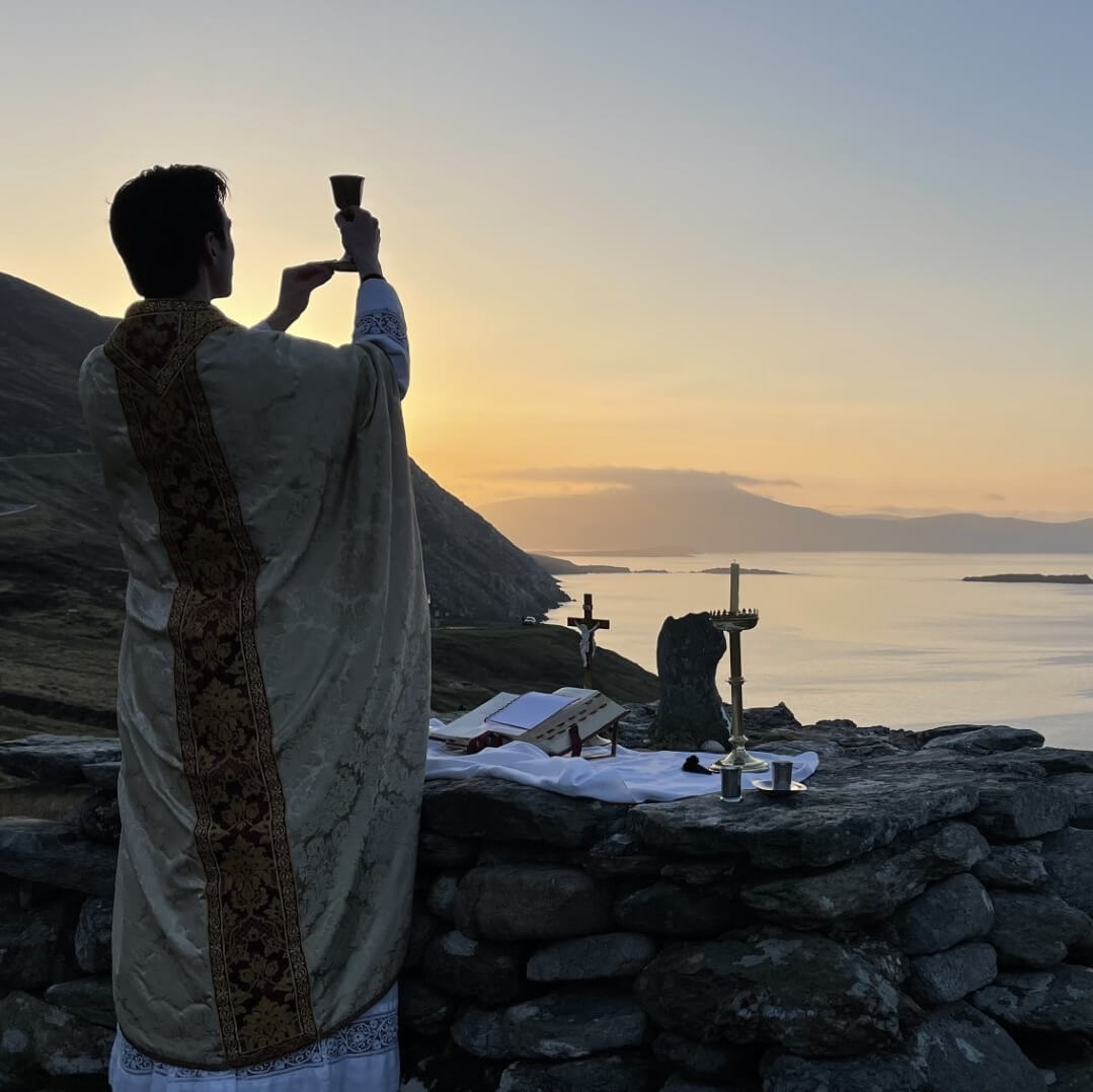 Distracted before communion? Try this!