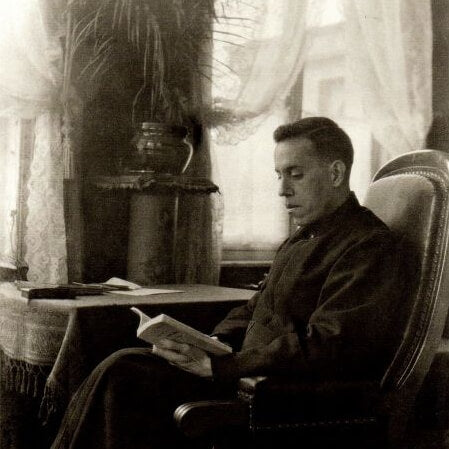 Which daring Mexican priest was famous for his disguises?