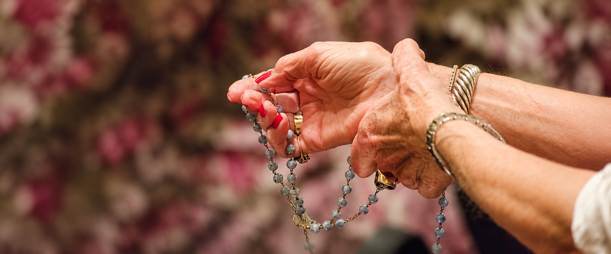 4 ways to pray the rosary