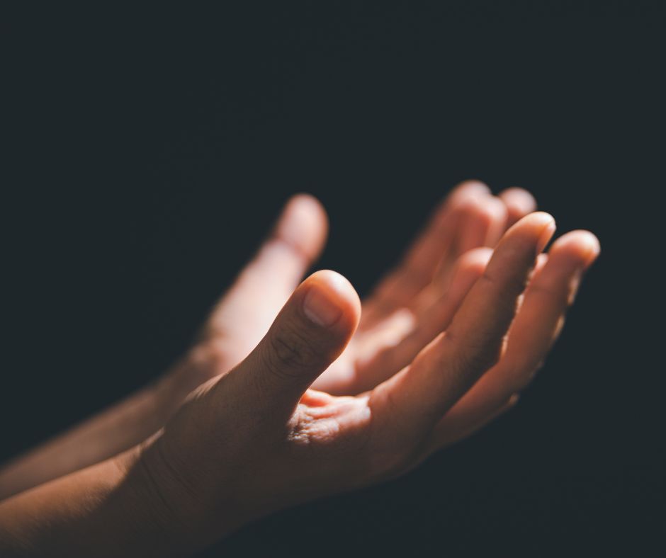 Top 8 Uses for Personalized Prayer Cards