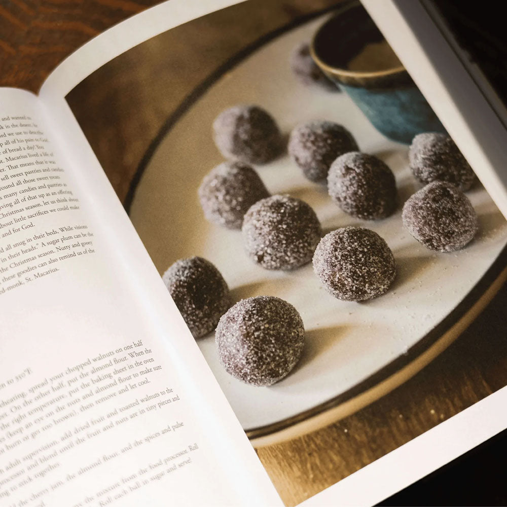 The Catholic Kids' Cookbook: Holy Days and Heavenly Food