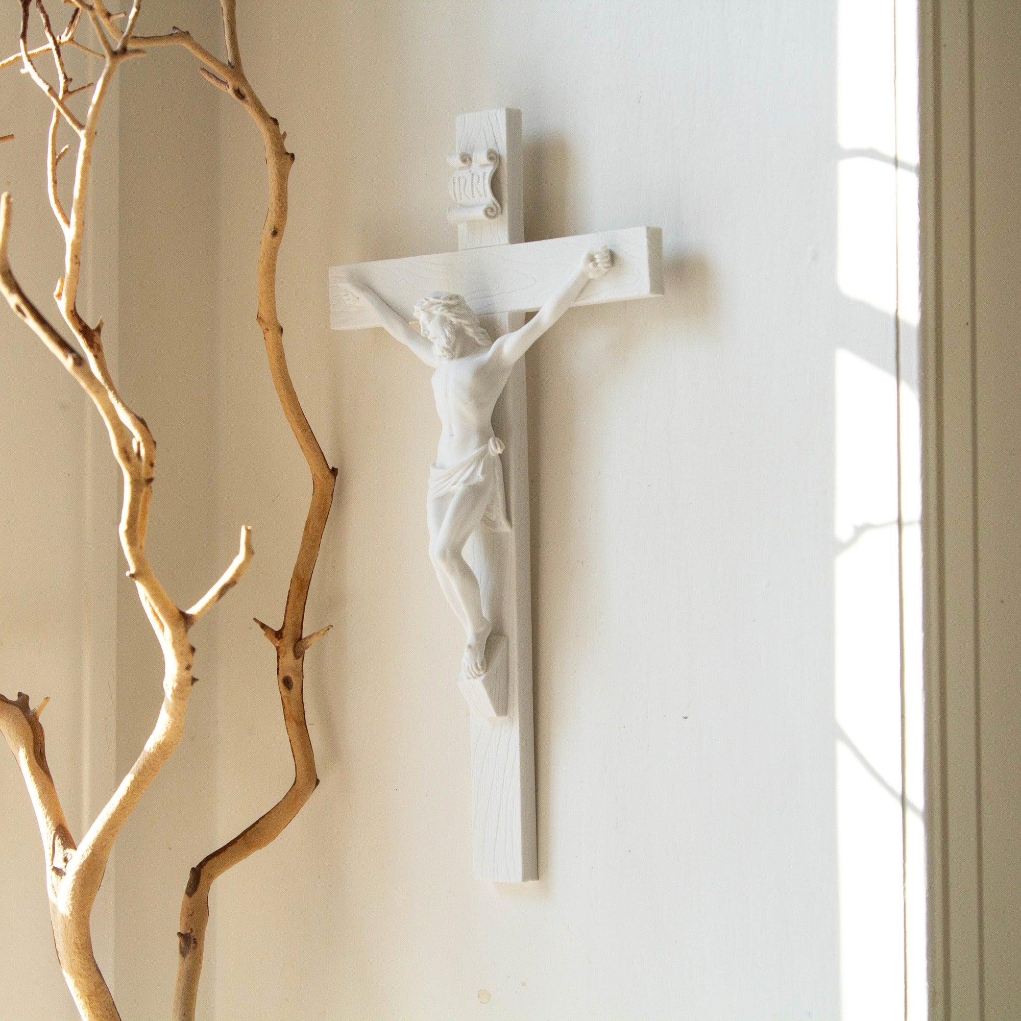 Crucifix White Resin Classic - 10'' - 2019380