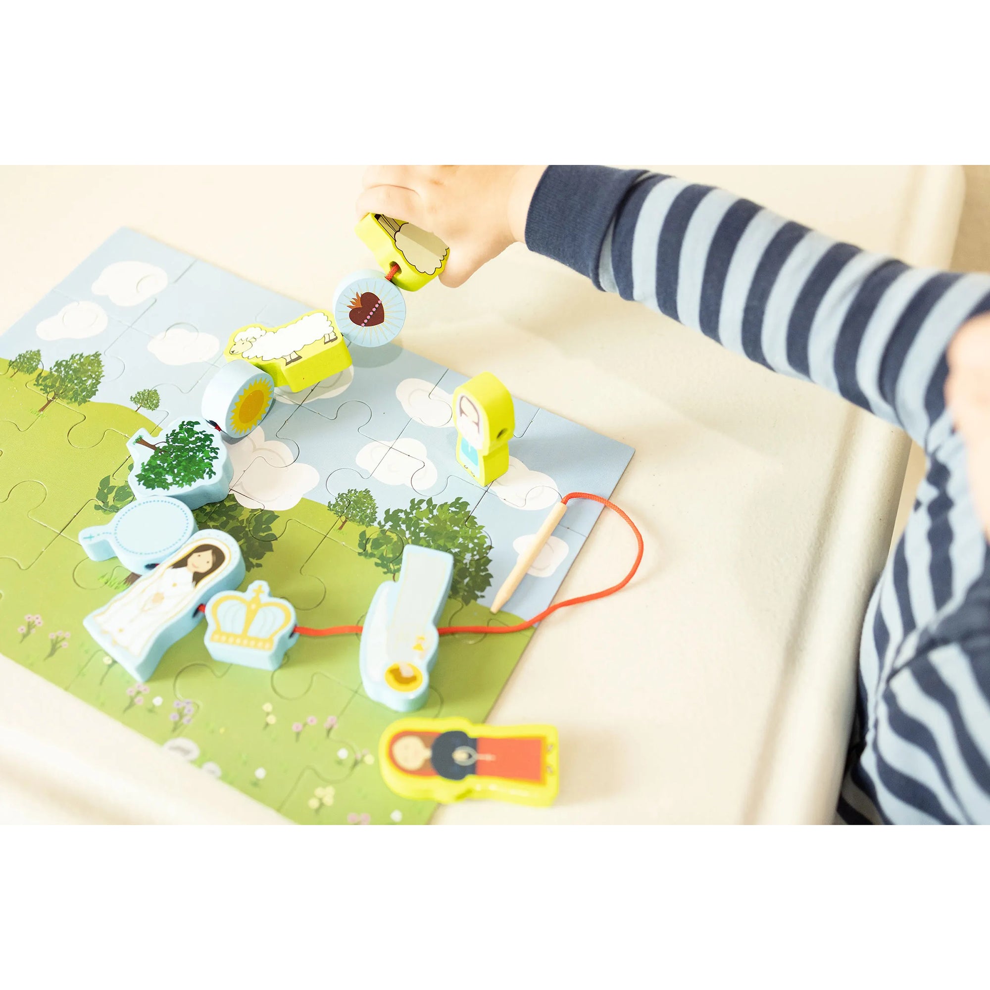 Children's Fatima Toy Lacing Set