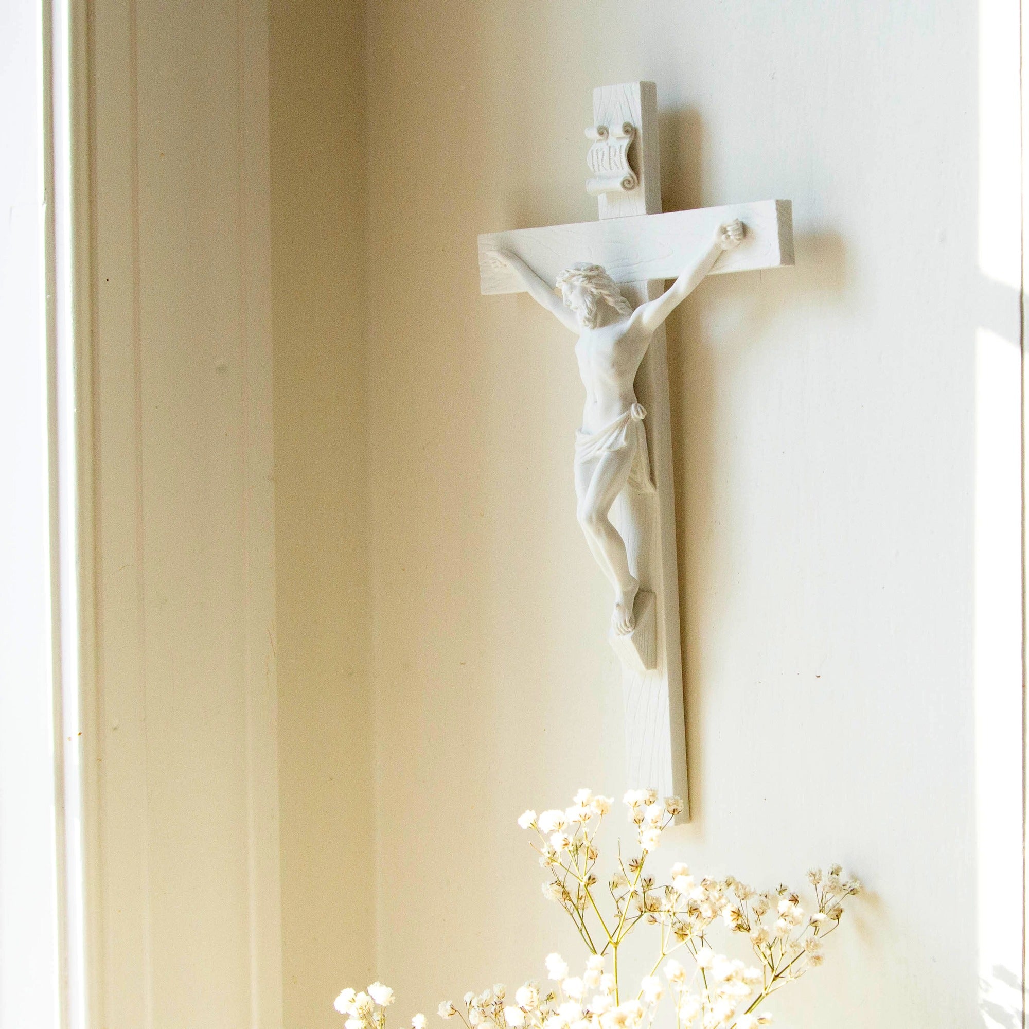 Crucifix White Resin Classic - 10'' - 2019380