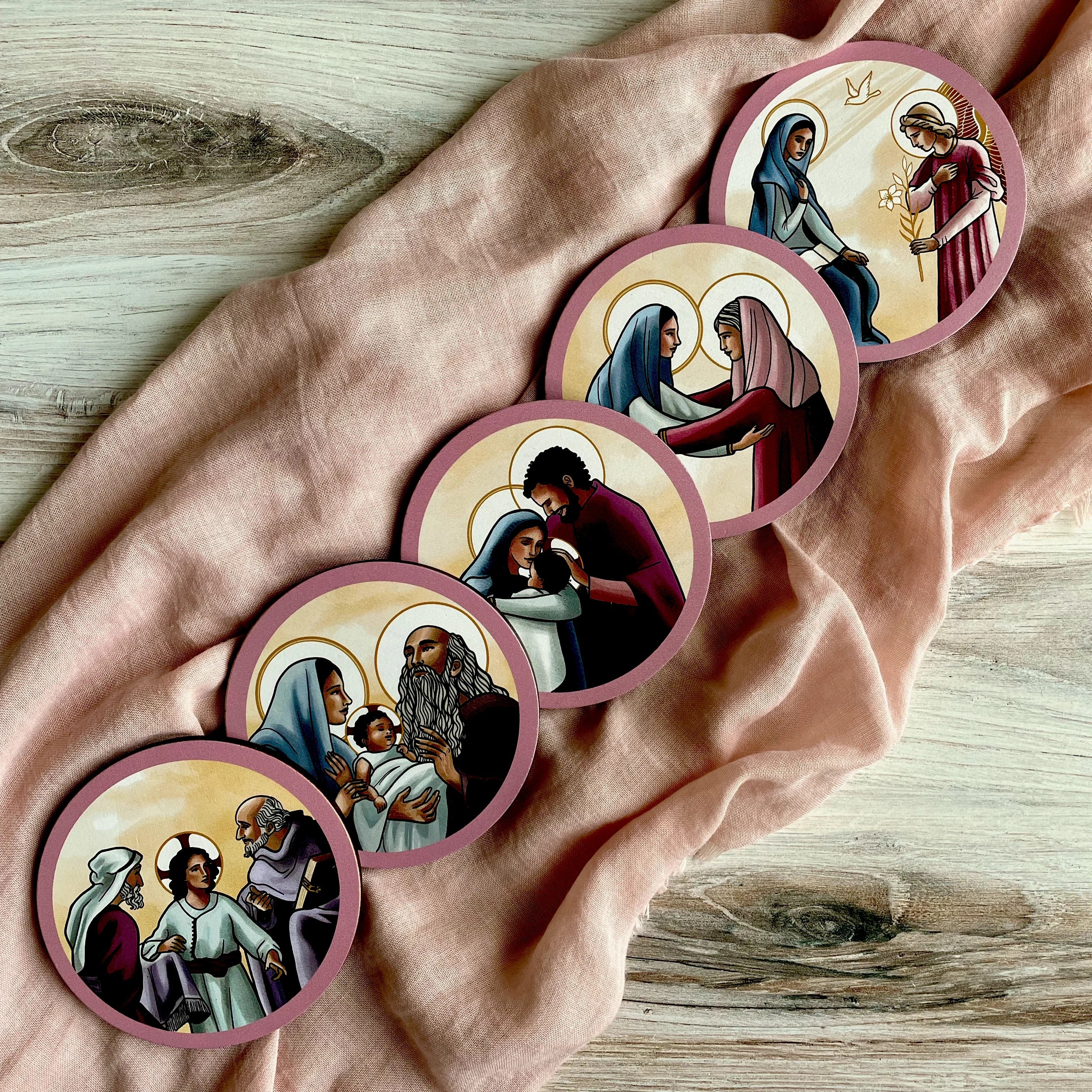 Gather and Pray Mysteries of the Rosary Reflection Disc Set