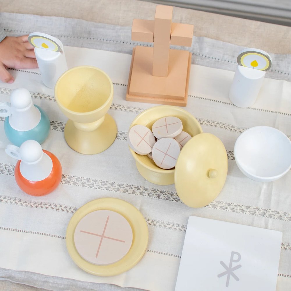 Children's Wooden Mass Kit Playset