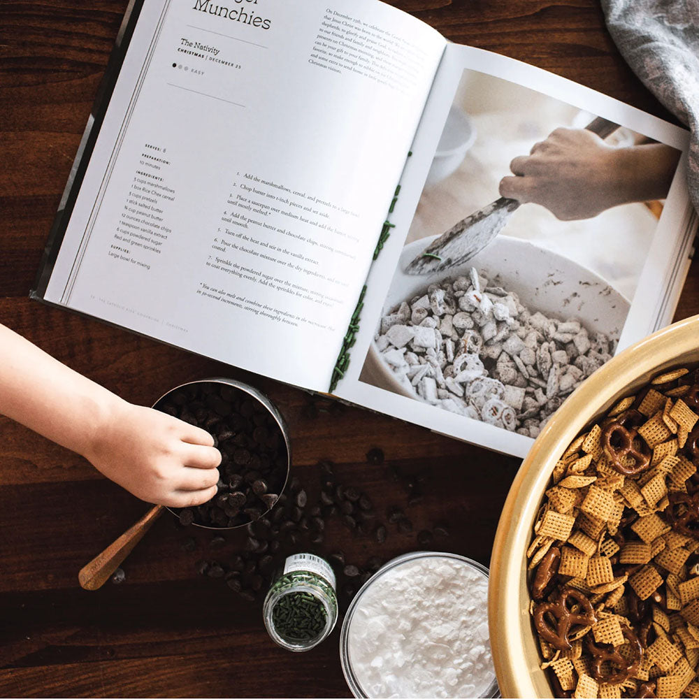 The Catholic Kids' Cookbook: Holy Days and Heavenly Food