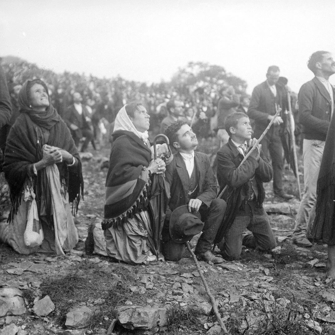 What supernatural event was witnessed by tens of thousands of people in 1917?