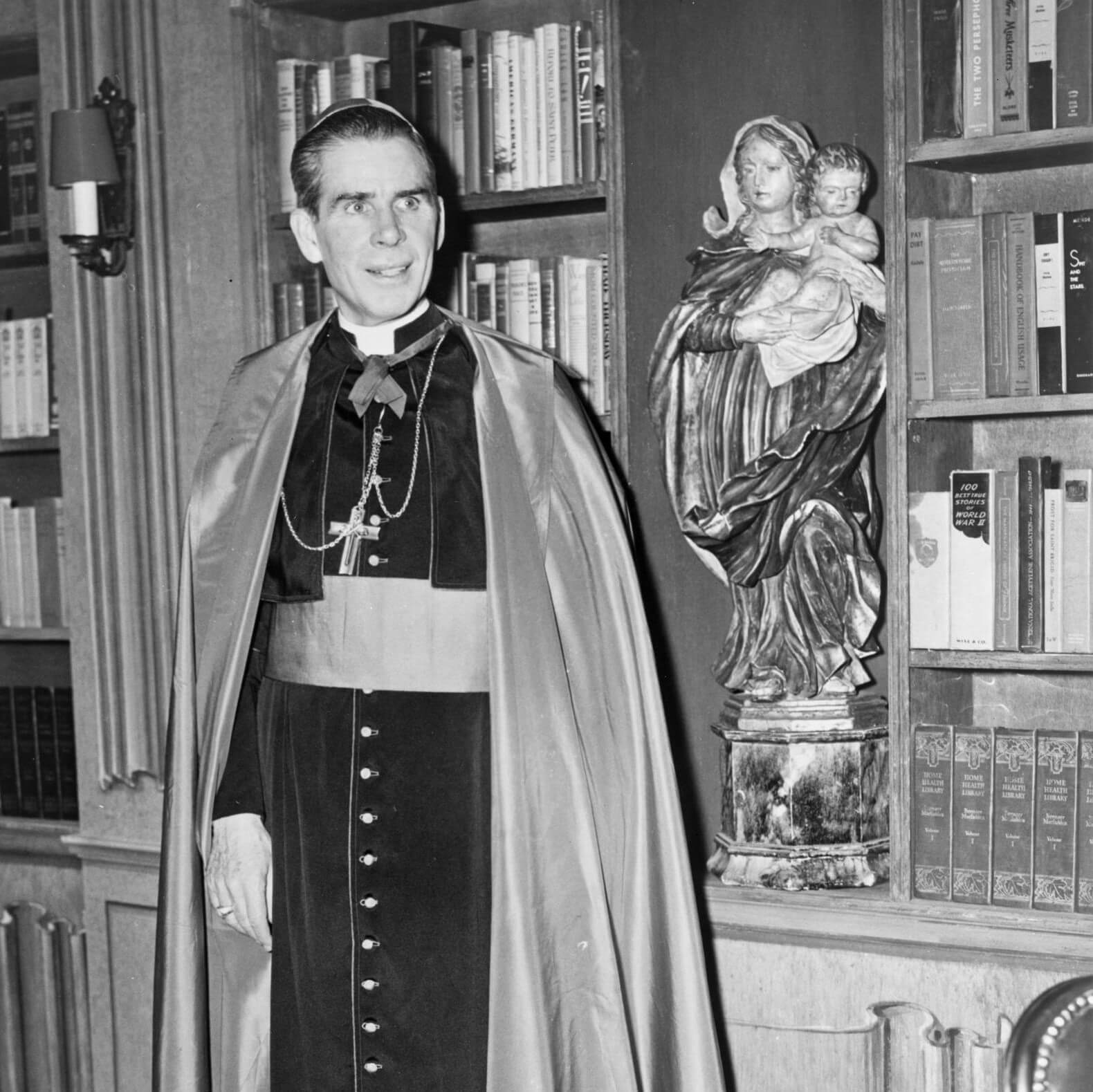What did Fulton Sheen do when he found a drunk woman in church?