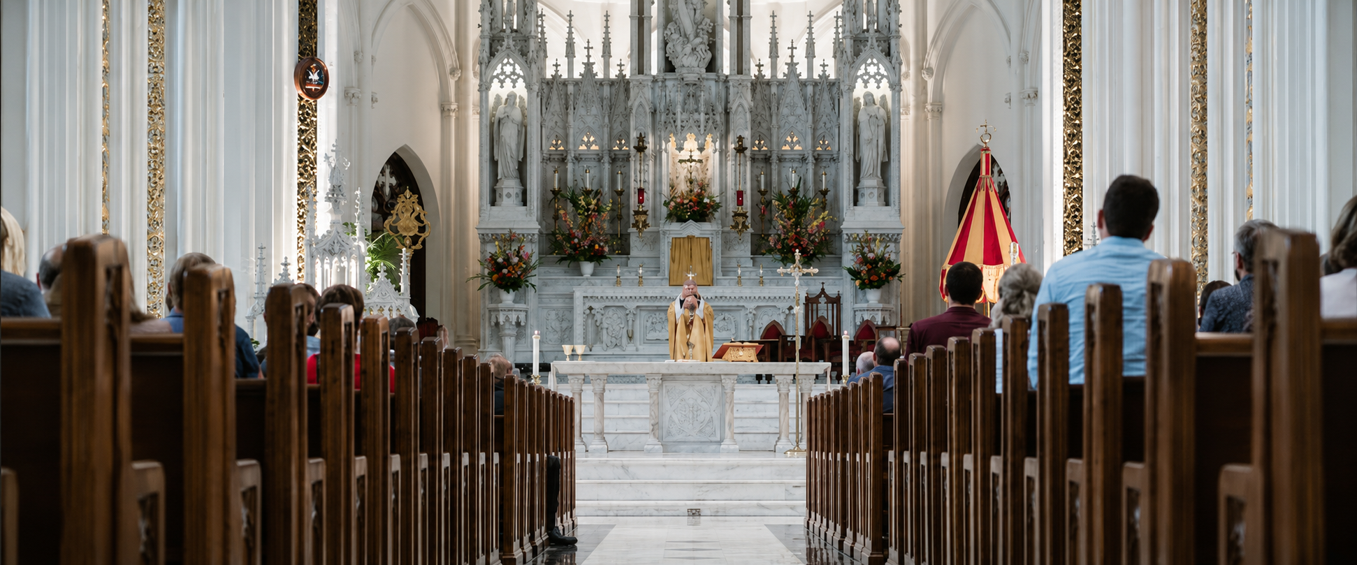 How do I bring a non-Catholic friend to Mass?