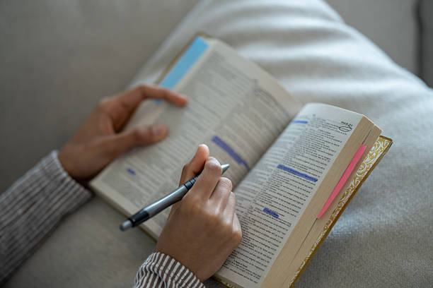 A Bible Personalization Guide: 7 Creative Ways to Personalize Your Bible
