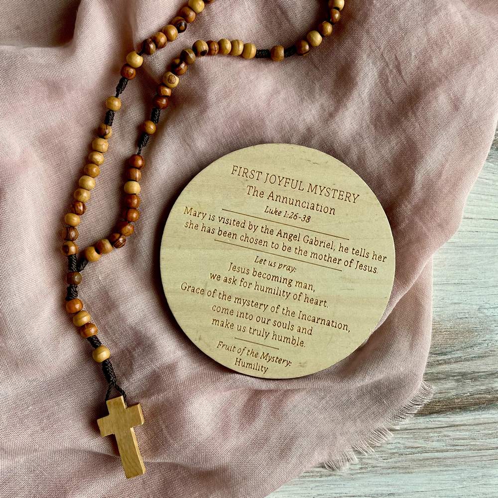 Gather and Pray Mysteries of the Rosary Reflection Disc Set