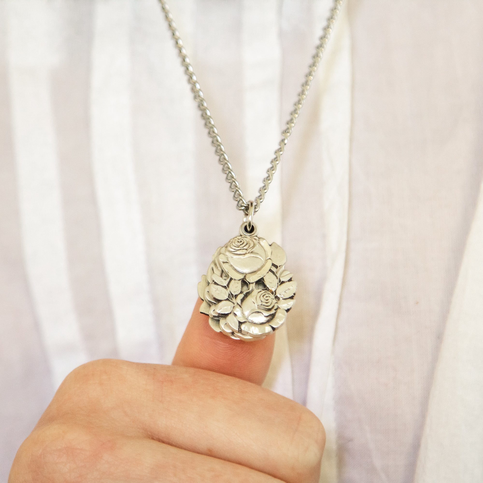 Rosebud Miraculous Medal 24 inch chain