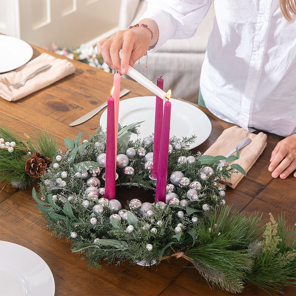 LED Lighted Cedar and Berry Advent Wreath