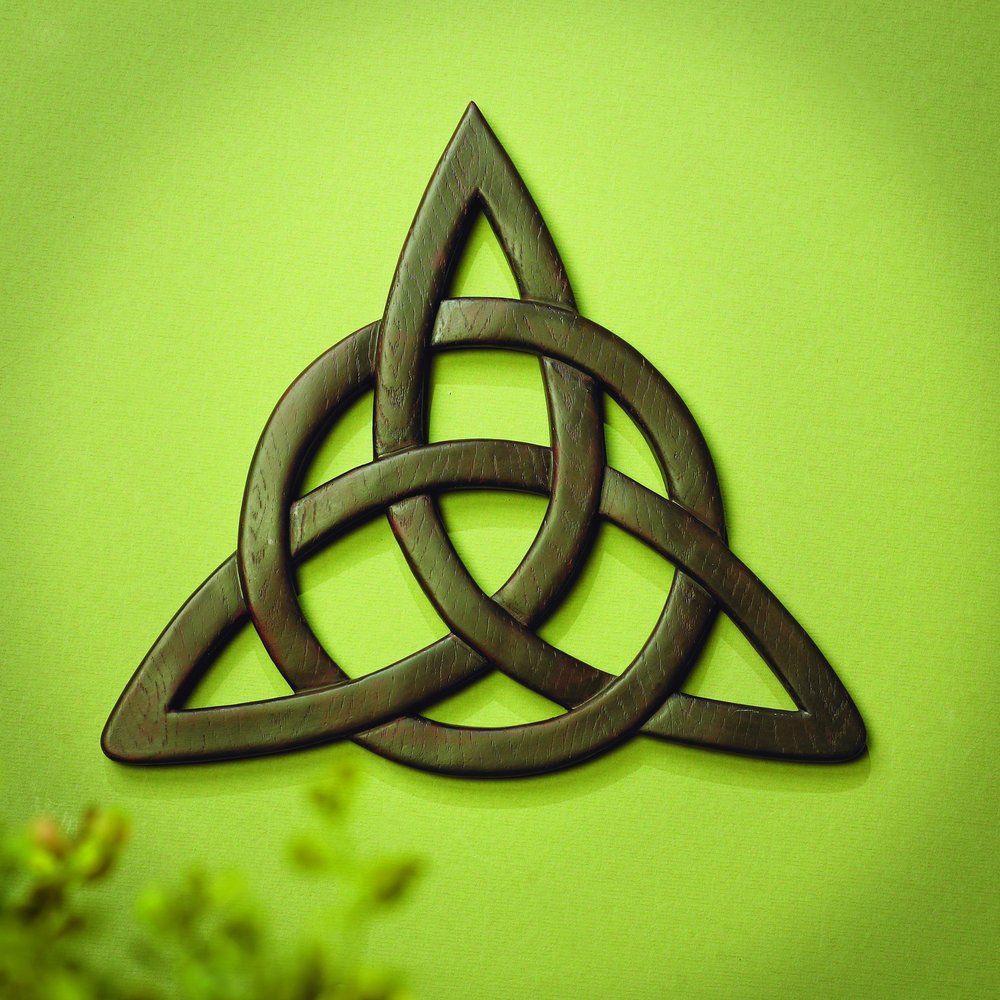 Trinity Knot Wall Plaque – 12" Cedar Wood
