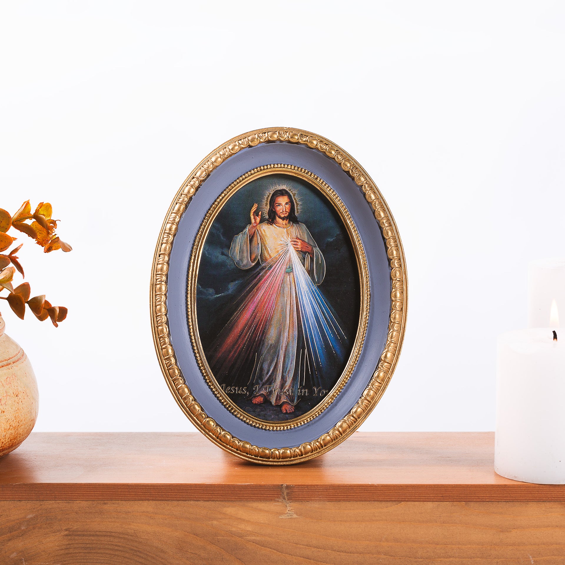 Divine Mercy Print in Blue Oval Frame - 7.5" x 5.5"