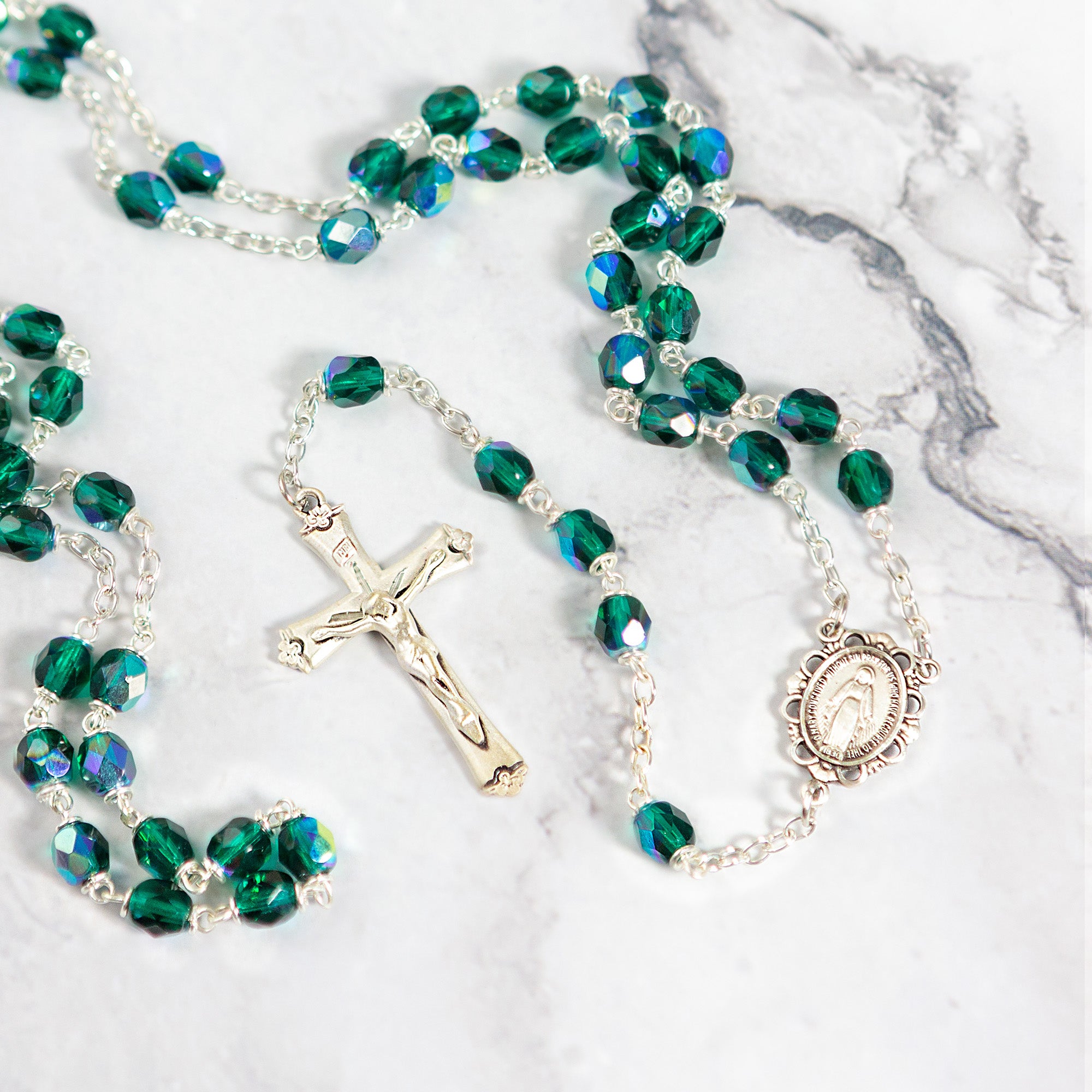 Bohemian Glass Birthstone Rosary – Emerald / May