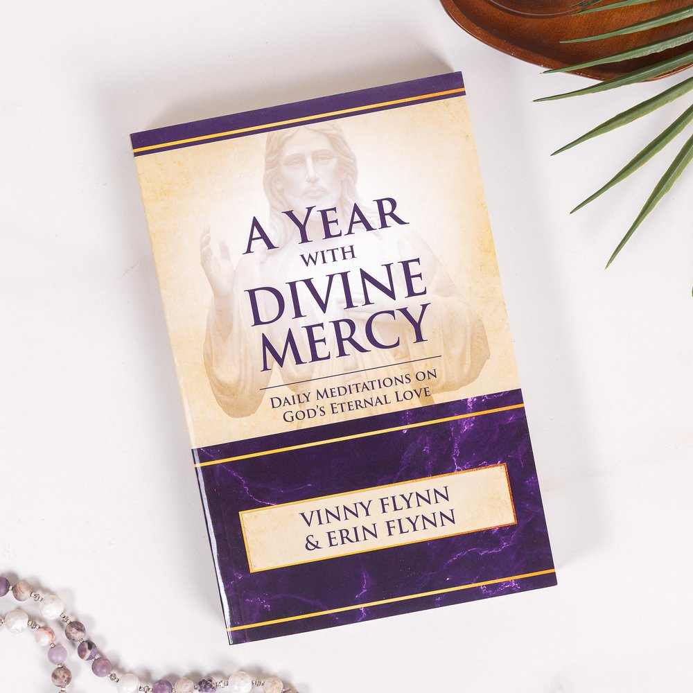Year With Divine Mercy Book & Small Divine Mercy Print in Gold Oval Frame Gift Set