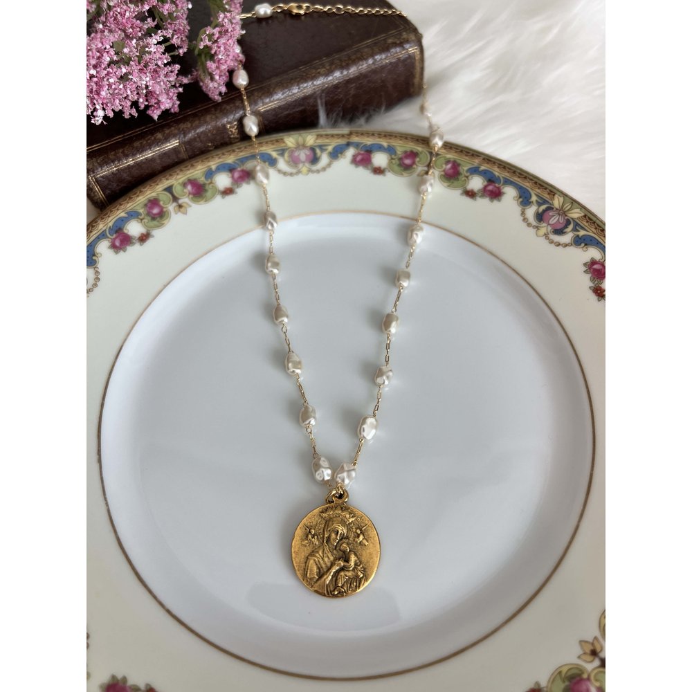 Freshwater Pearl Vintage Gold Sacred Heart Necklace
